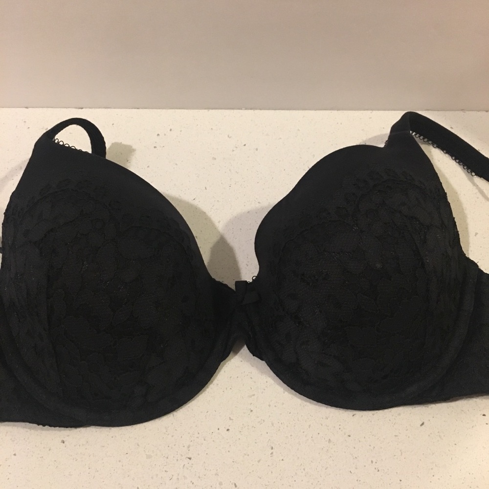 Victoria’s Secret Black Lace Bra 32DD
